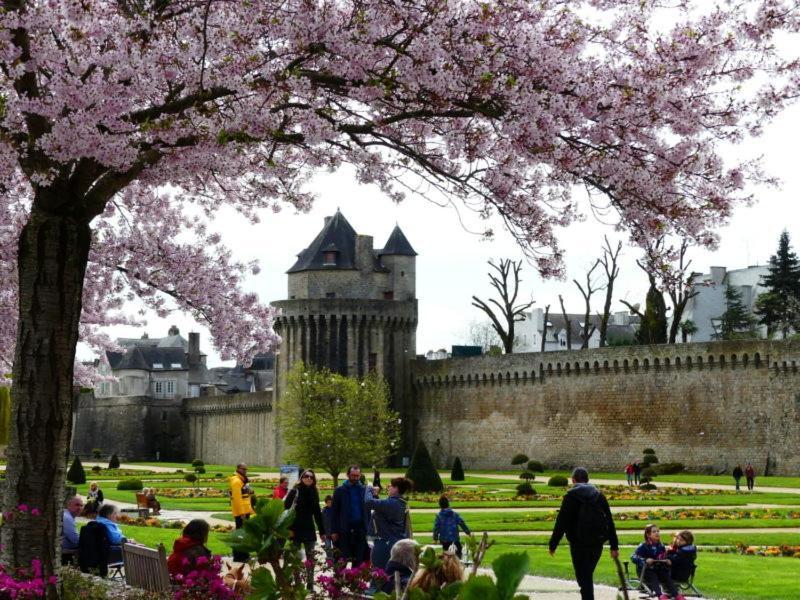 La Madeleine Apartment Vannes Bagian luar foto
